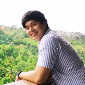 Gelo Amonelo headshot