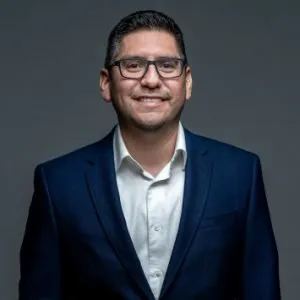 Michael Hernandez headshot